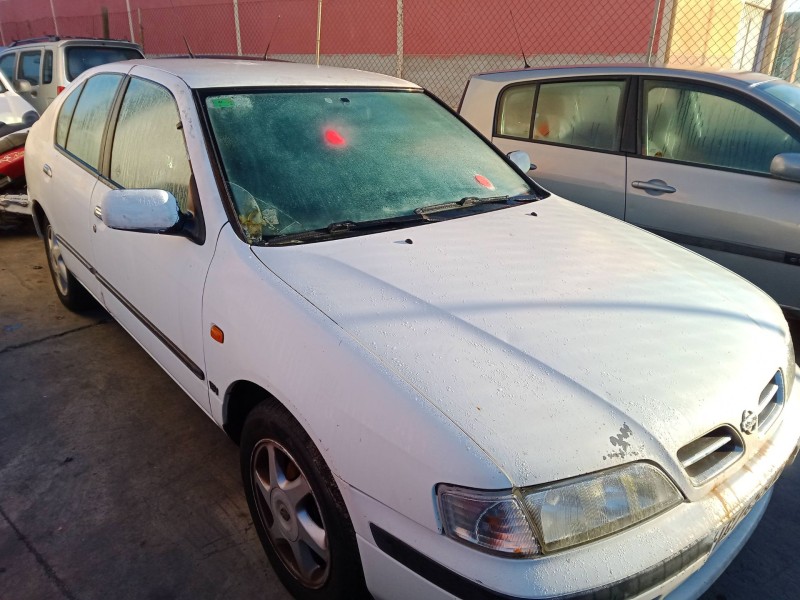 nissan primera hatchback (p11) del año 1999