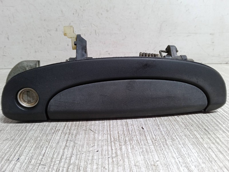 Recambio de maneta exterior puerta delantera derecha para hyundai getz (tb) 1.1 referencia OEM IAM   