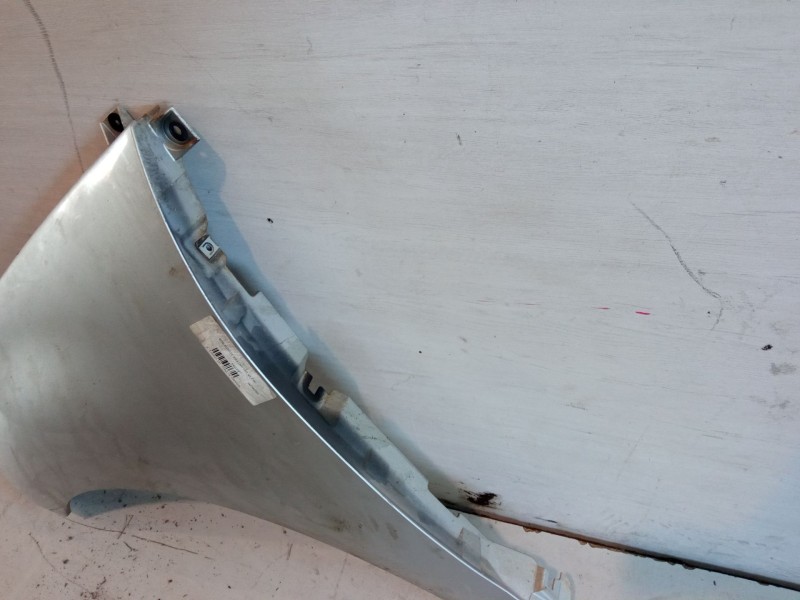 Recambio de aleta delantera izquierda para renault grand scénic iii (jz0/1_) 1.5 dci referencia OEM IAM   