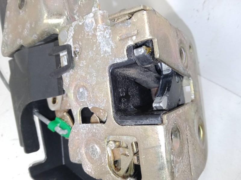 Recambio de cerradura puerta trasera izquierda para mitsubishi carisma (da_) 1.6 (da1a) referencia OEM IAM   