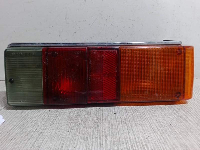 Recambio de piloto trasero izquierdo para triumph offen referencia OEM IAM   