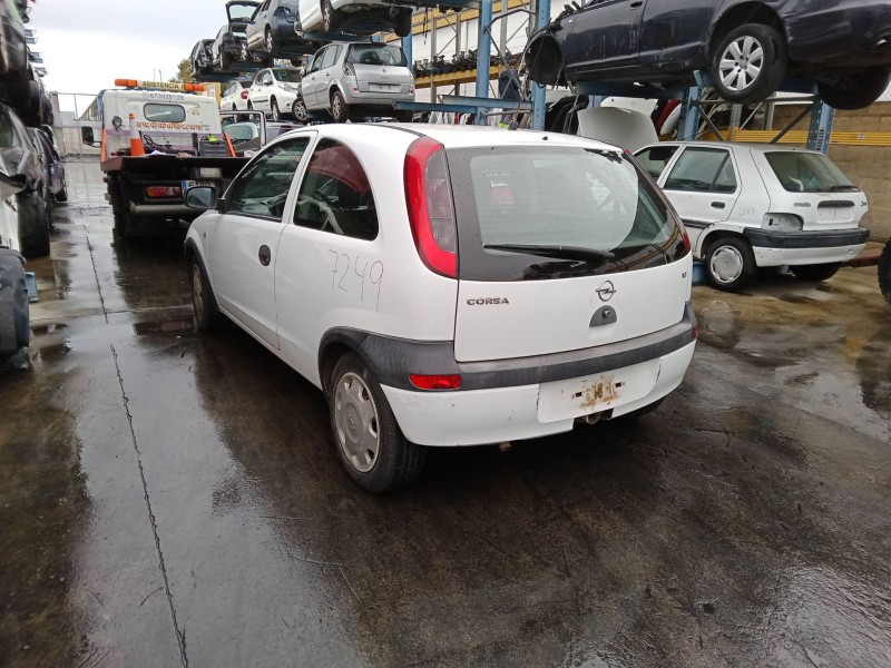 opel corsa c (x01) del año 2003