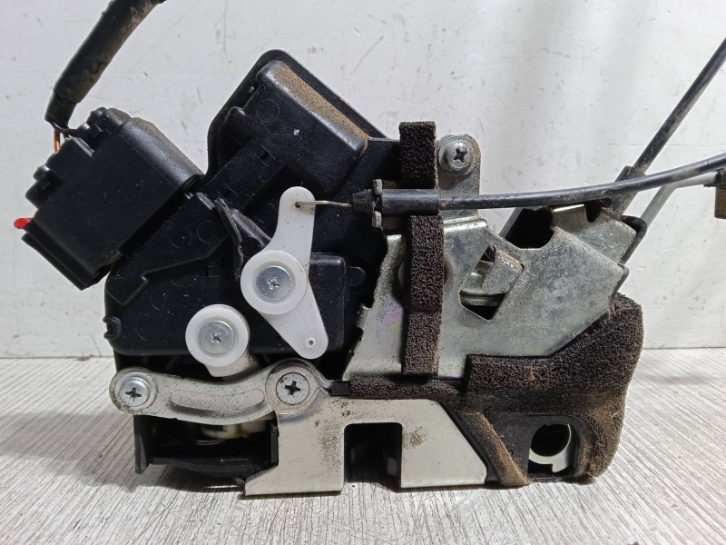 Recambio de cerradura puerta delantera derecha para mazda 5 (cr) 2.0 cd (cr19) referencia OEM IAM   