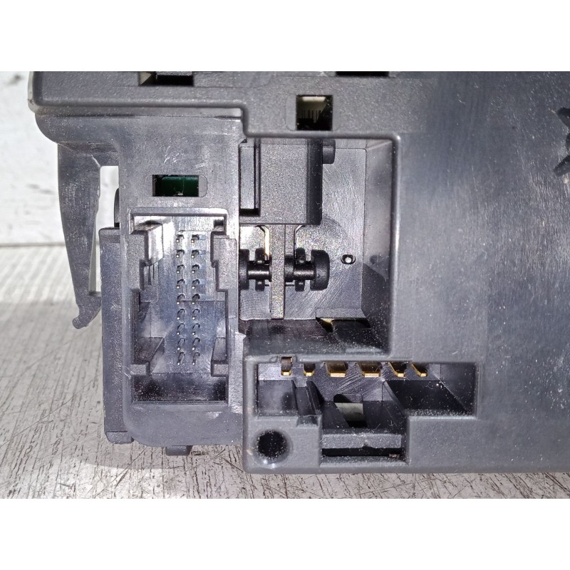 Recambio de mando de intermitencia para renault clio iii (br0/1, cr0/1) 1.5 dci (br0h, cr0h, cr1s, br1s) referencia OEM IAM   
