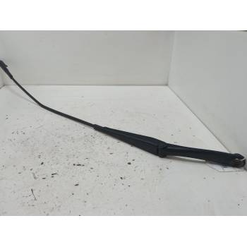 BRAZO LIMPIA DELANTERO DERECHO 