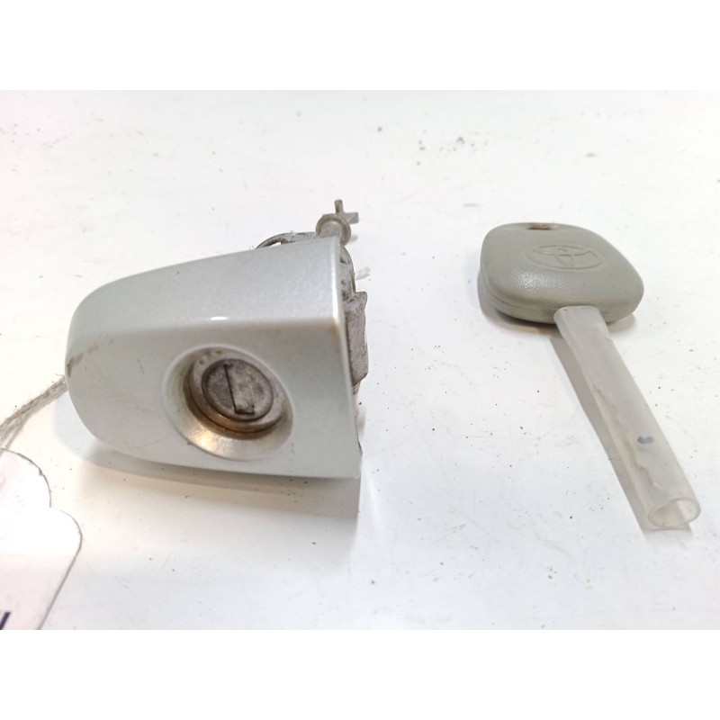 Recambio de bombin puerta delantera izquierda para toyota corolla (_e12_) 2.0 d-4d (cde120r_, cde120l_) referencia OEM IAM   