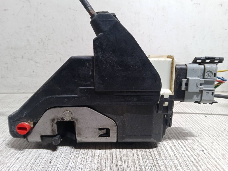 Recambio de cerradura puerta trasera izquierda para peugeot 3008 i monospace (0u_) 1.6 hdi referencia OEM IAM   