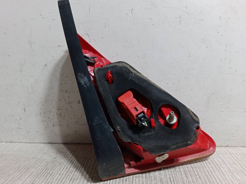 Recambio de piloto trasero porton derecho para peugeot 3008 i monospace (0u_) 1.6 hdi referencia OEM IAM   