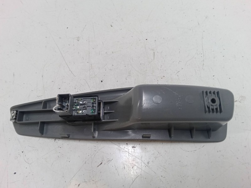 Recambio de mando elevalunas delantero derecho para chevrolet nubira station wagon 1.6 referencia OEM IAM   