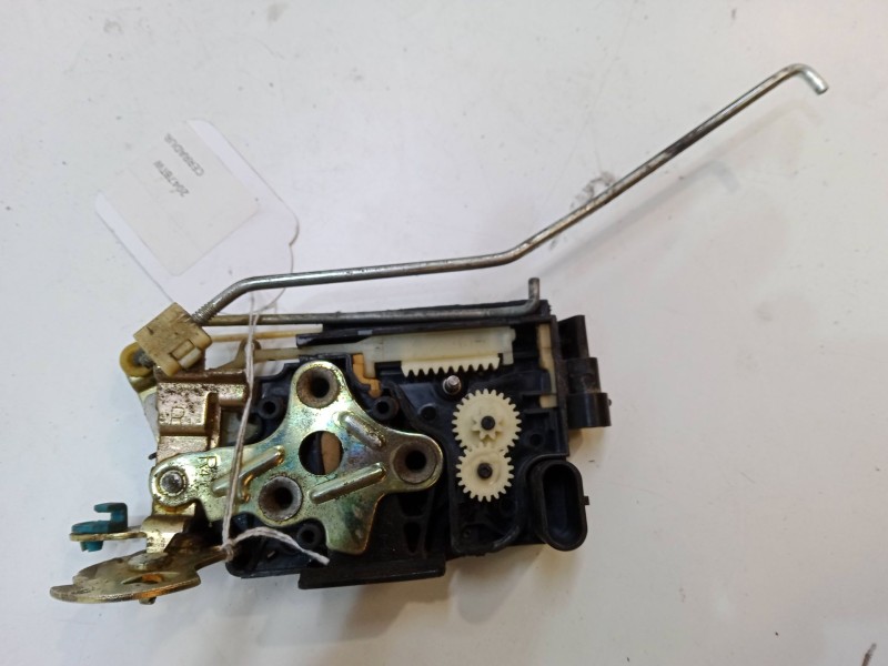 Recambio de cerradura puerta delantera derecha para daewoo tacuma (u100) 2.0 referencia OEM IAM   