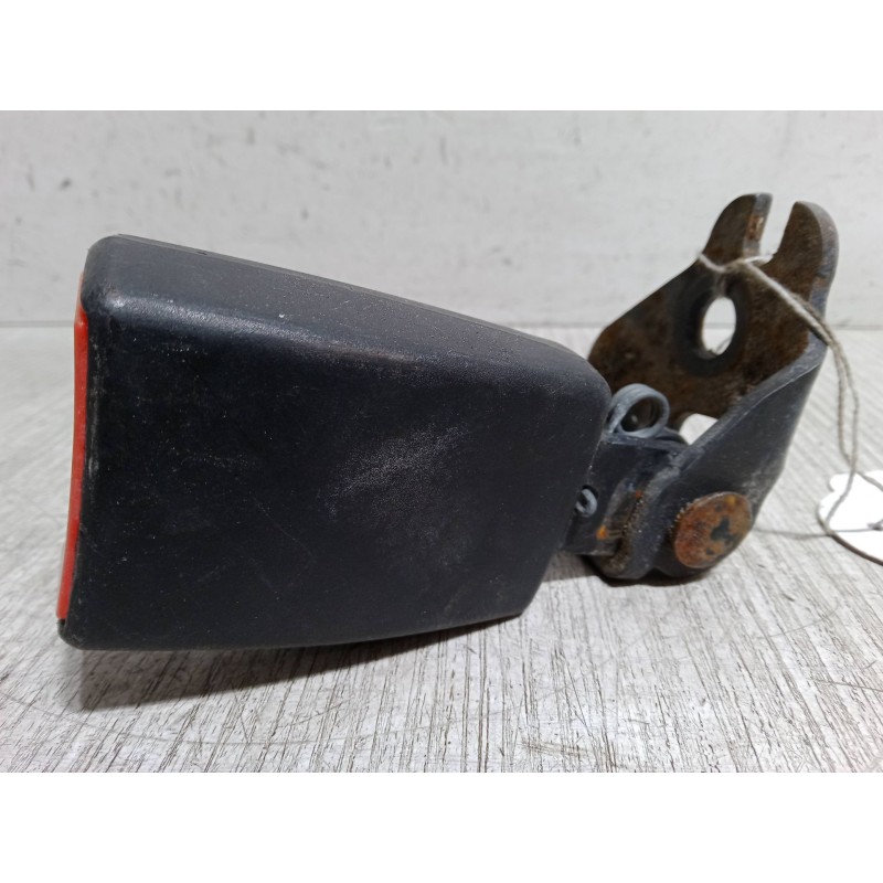 Recambio de anclaje cinturon trasero izquierdo para ford focus i (daw, dbw) 2.0 16v referencia OEM IAM   