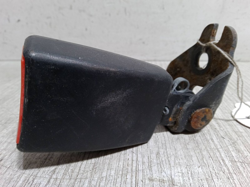 Recambio de anclaje cinturon trasero izquierdo para ford focus i (daw, dbw) 2.0 16v referencia OEM IAM   