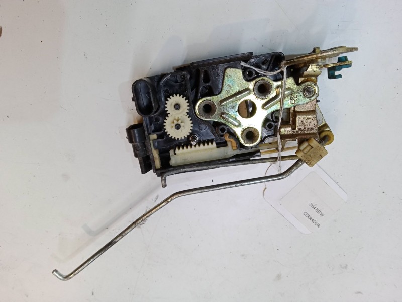 Recambio de cerradura puerta delantera derecha para daewoo tacuma (u100) 2.0 referencia OEM IAM   