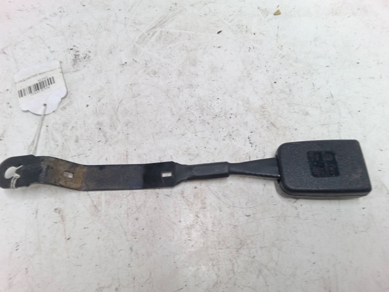 Recambio de anclaje cinturon delantero derecho para volkswagen polo (6n2) 1.4 16v referencia OEM IAM   