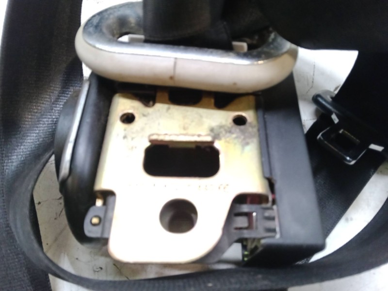 Recambio de cinturon seguridad delantero derecho para volkswagen polo (6n2) 1.4 16v referencia OEM IAM    Recambio de cinturon seguridad delantero derecho para volkswagen polo (6n2) 1.4 16v referencia OEM IAM
