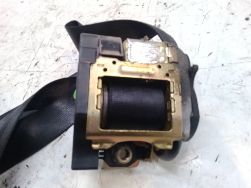 Recambio de cinturon seguridad delantero derecho para volkswagen polo (6n2) 1.4 16v referencia OEM IAM    Recambio de cinturon seguridad delantero derecho para volkswagen polo (6n2) 1.4 16v referencia OEM IAM
