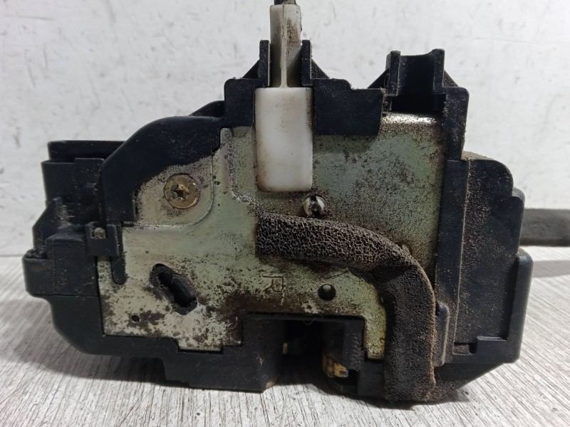 Recambio de cerradura puerta delantera derecha para nissan micra iii (k12) 1.2 16v referencia OEM IAM   