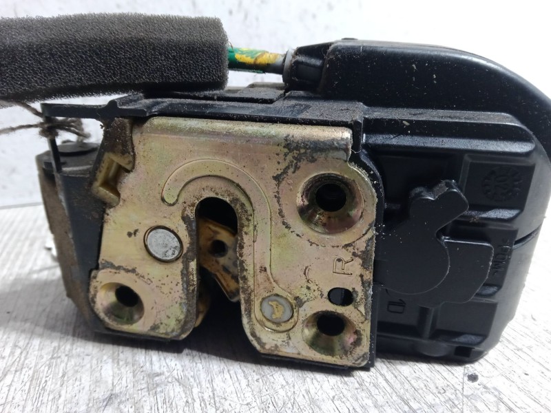 Recambio de cerradura puerta delantera derecha para nissan micra iii (k12) 1.2 16v referencia OEM IAM   