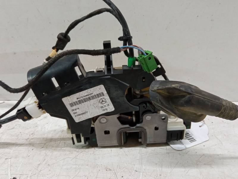 CERRADURA PUERTA DELANTERA DERECHA a1727600240 