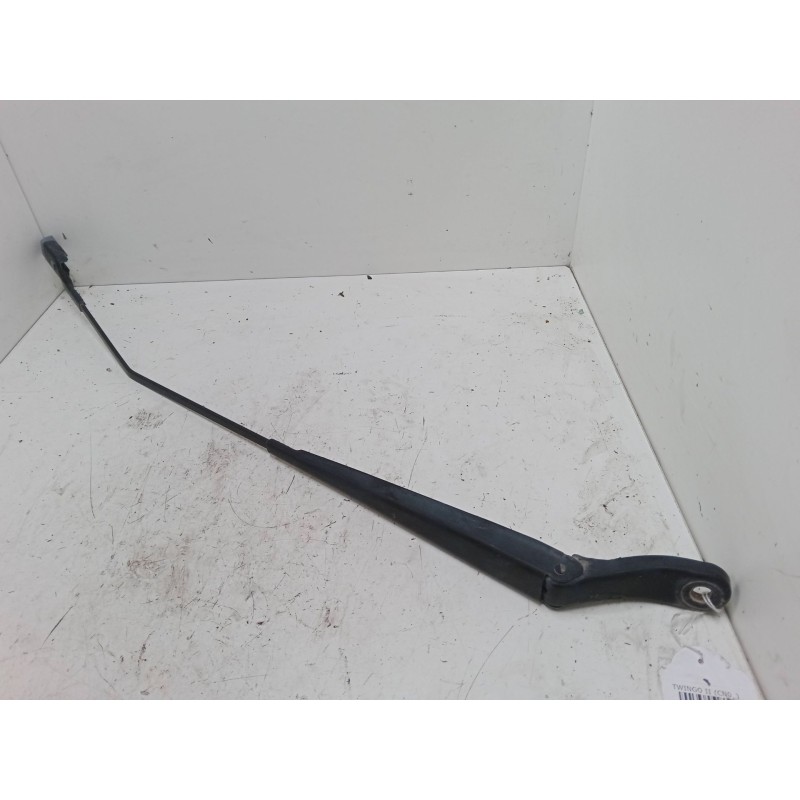 Recambio de brazo limpia delantero derecho para renault twingo ii (cn0_) 1.2 16v (cn04, cn0a, cn0b) referencia OEM IAM   