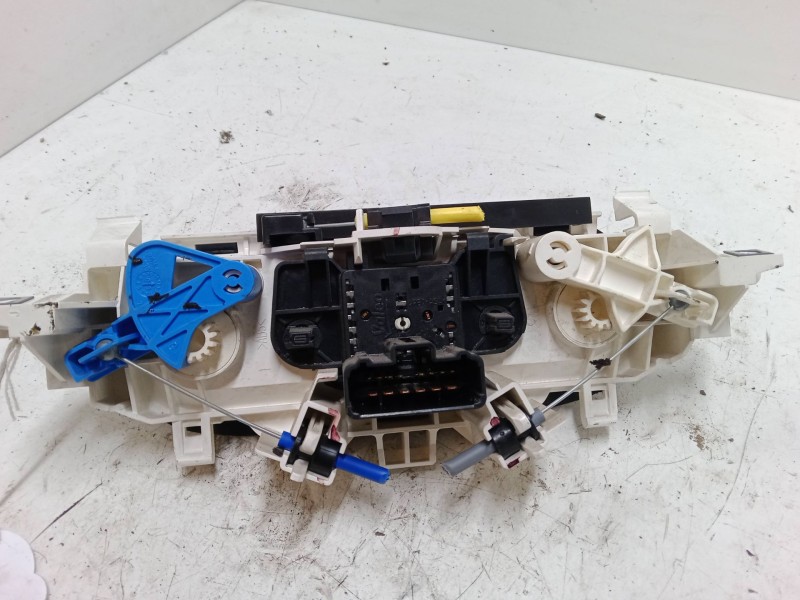 Recambio de mando climatizador para renault twingo ii (cn0_) 1.2 16v (cn04, cn0a, cn0b) referencia OEM IAM   