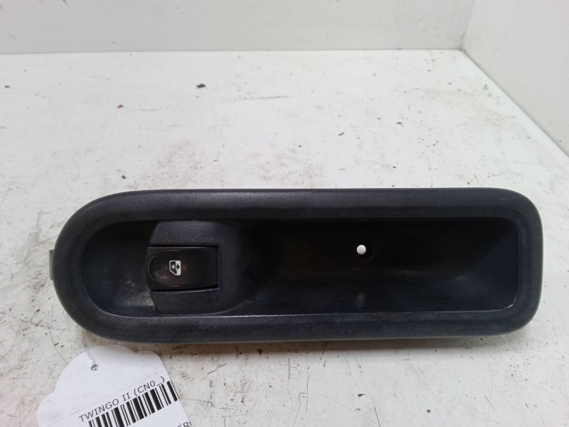 Recambio de mando elevalunas delantero derecho para renault twingo ii (cn0_) 1.2 16v (cn04, cn0a, cn0b) referencia OEM IAM   
