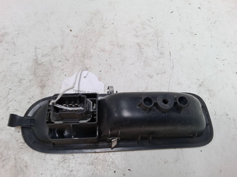 Recambio de mando elevalunas delantero derecho para renault twingo ii (cn0_) 1.2 16v (cn04, cn0a, cn0b) referencia OEM IAM   
