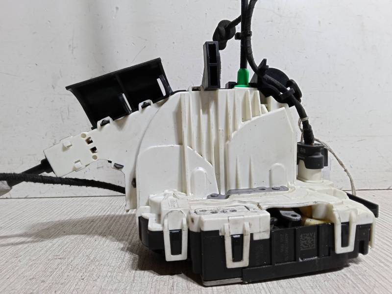 CERRADURA PUERTA DELANTERA IZQUIERDA A1727600140 