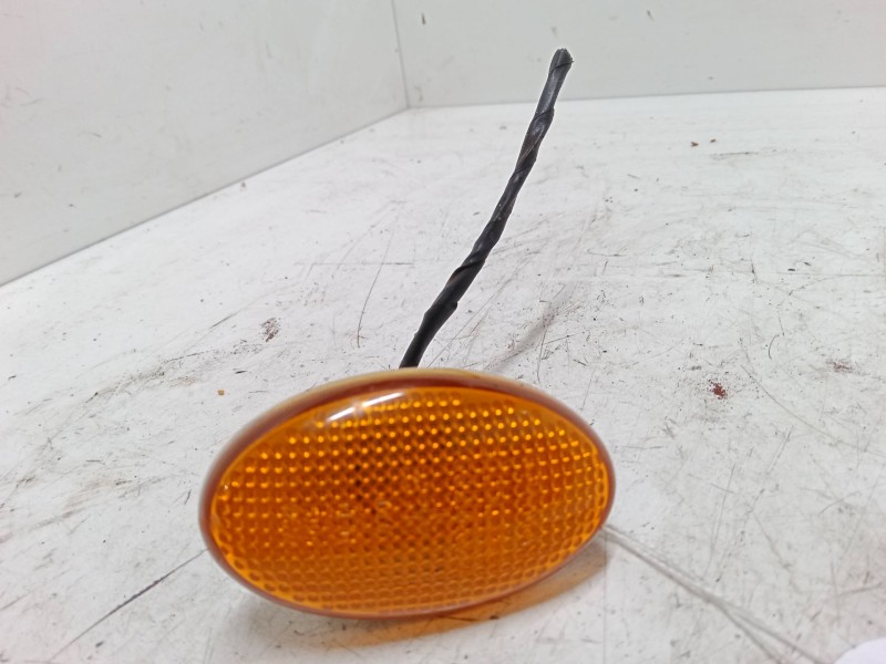 Recambio de intermitente lateral derecho para micro compact car smart referencia OEM IAM   