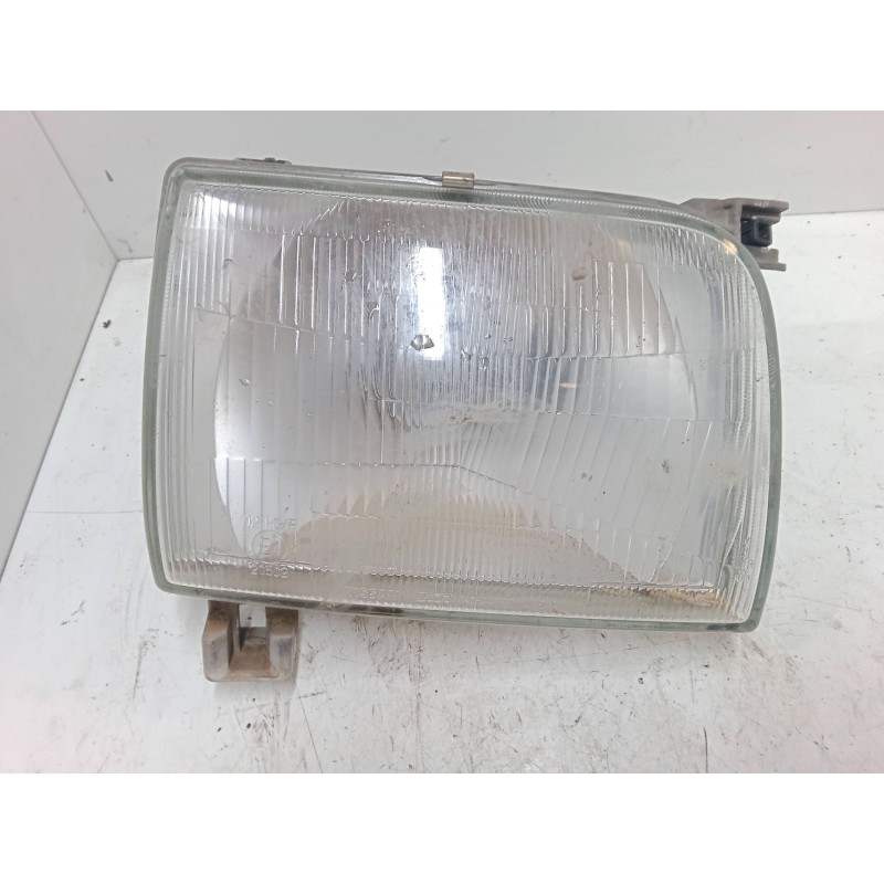 Recambio de faro derecho para nissan pick up (d22) 2.5 td 4wd referencia OEM IAM   