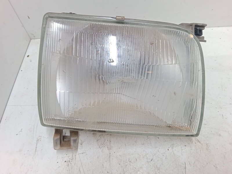 Recambio de faro derecho para nissan pick up (d22) 2.5 td 4wd referencia OEM IAM   