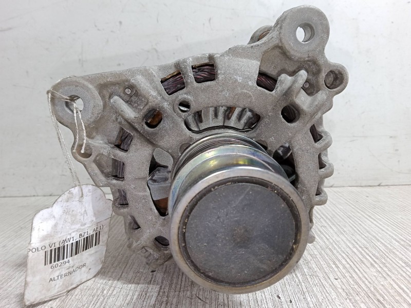 Recambio de alternador para volkswagen polo vi (aw1, bz1, ae1) 1.0 tsi referencia OEM IAM 04E903015A  