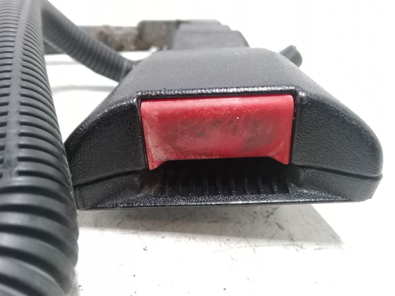 Recambio de anclaje cinturon delantero izquierdo para opel corsa c (x01) 1.2 (f08, f68) referencia OEM IAM   