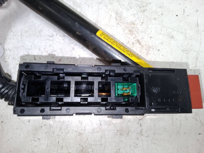 Recambio de anclaje cinturon delantero derecho para opel corsa c (x01) 1.2 (f08, f68) referencia OEM IAM   