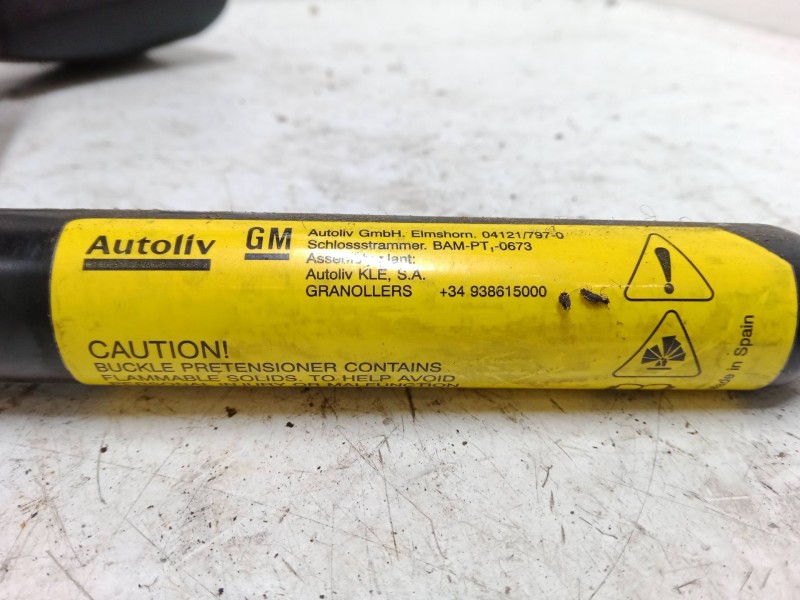 Recambio de anclaje cinturon delantero derecho para opel corsa c (x01) 1.2 (f08, f68) referencia OEM IAM   