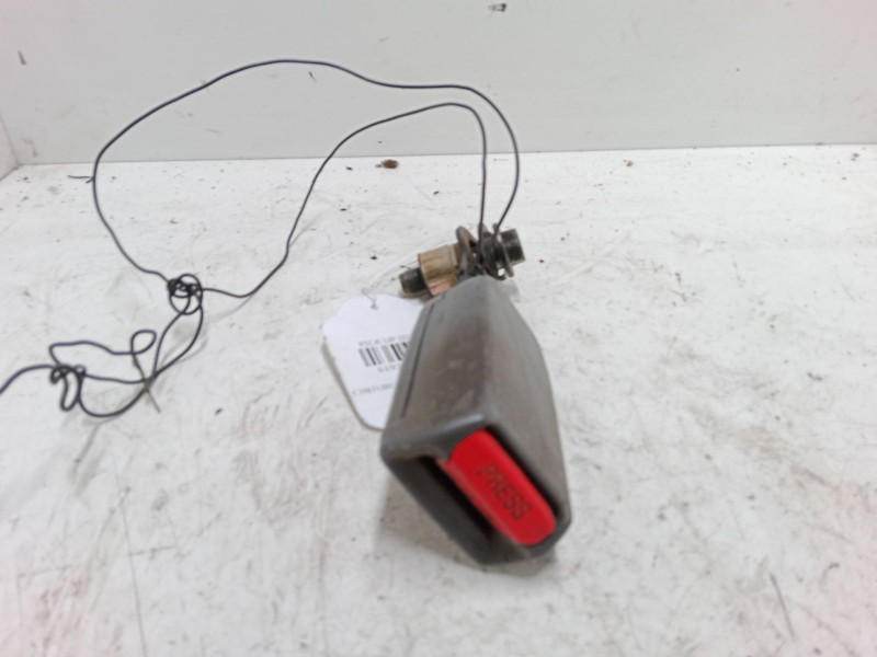 Recambio de anclaje cinturon delantero izquierdo para nissan pick up (d22) 2.5 td 4wd referencia OEM IAM   