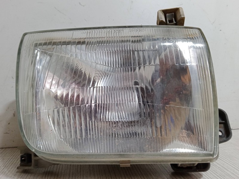 Recambio de faro derecho para nissan pick up (d22) 2.5 d referencia OEM IAM   