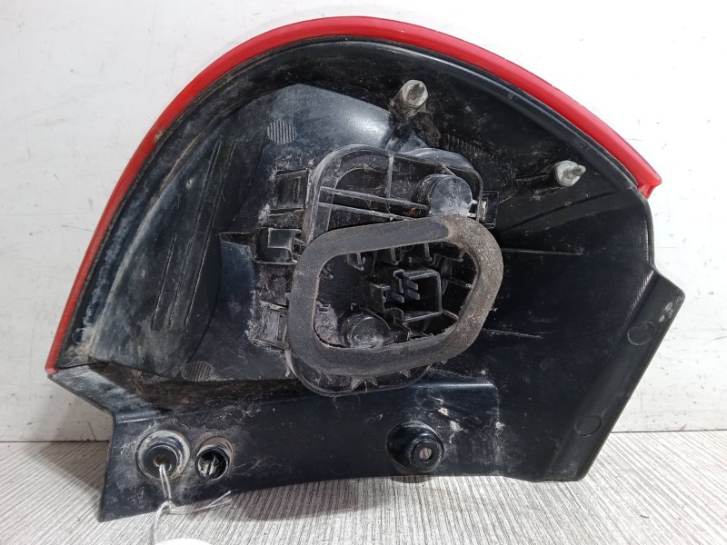 Recambio de piloto trasero derecho para mitsubishi colt vi (z3_a, z2_a) 1.3 (z21a) referencia OEM IAM MR957366  