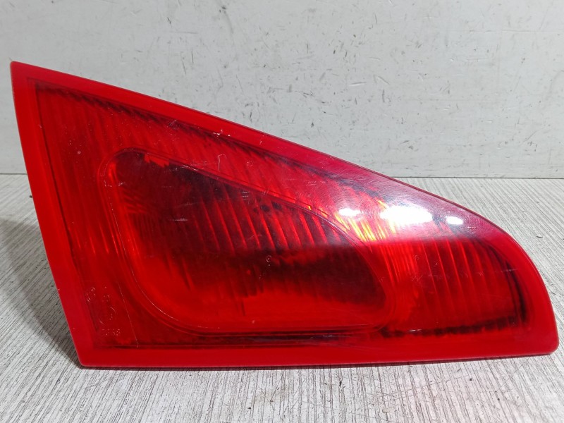 Recambio de piloto trasero porton izquierdo para mitsubishi colt vi (z3_a, z2_a) 1.3 (z21a) referencia OEM IAM MN105623  