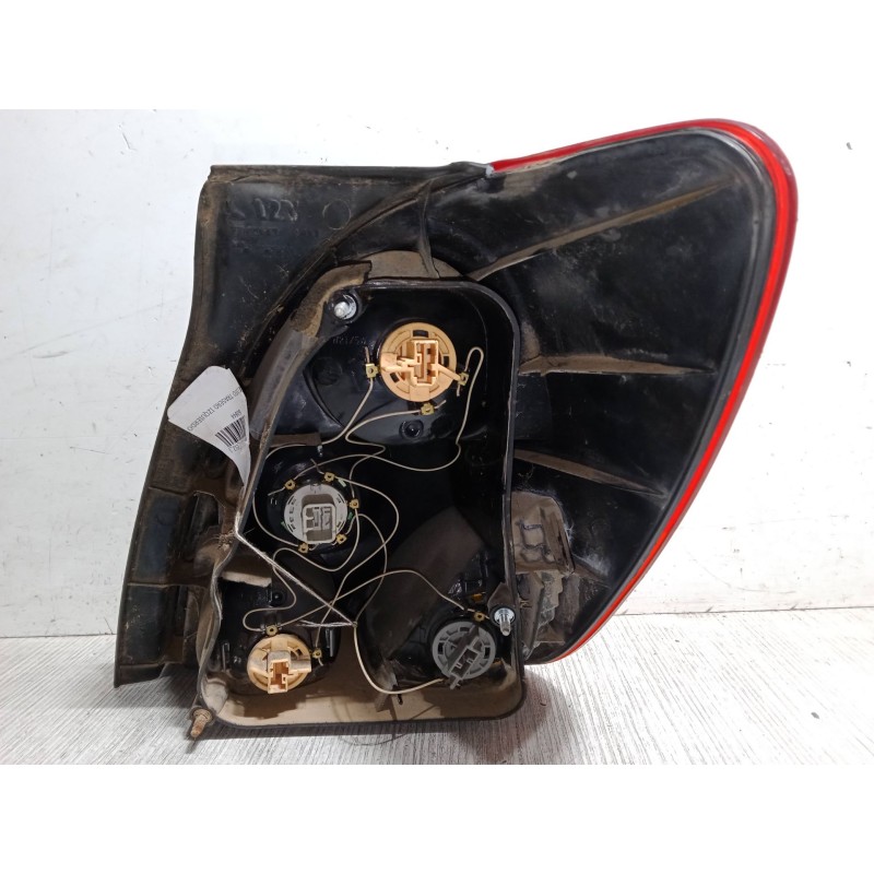 Recambio de piloto trasero izquierdo para toyota corolla verso (_e12_) 2.0 d-4d (cde120_) referencia OEM IAM   