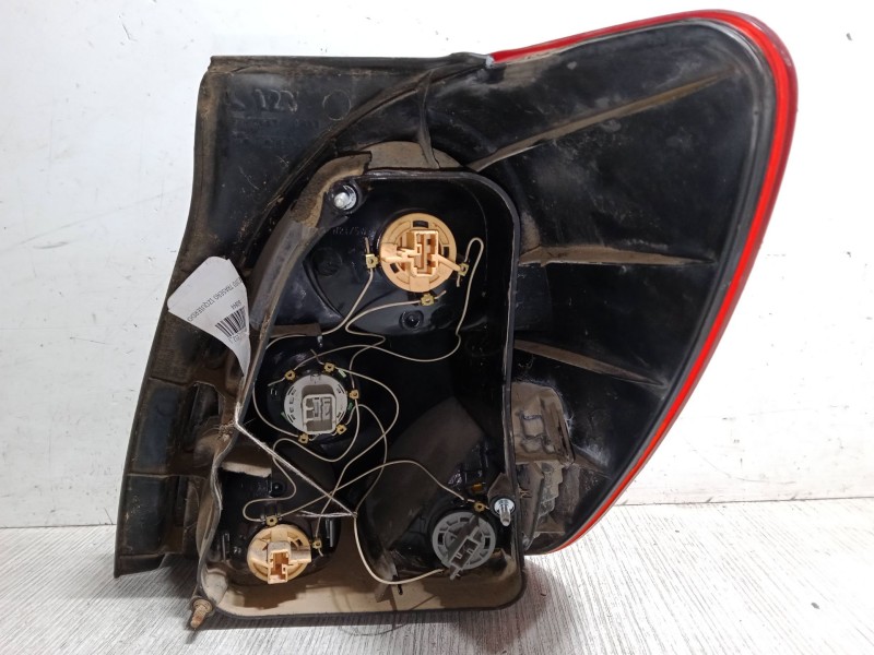 Recambio de piloto trasero izquierdo para toyota corolla verso (_e12_) 2.0 d-4d (cde120_) referencia OEM IAM   