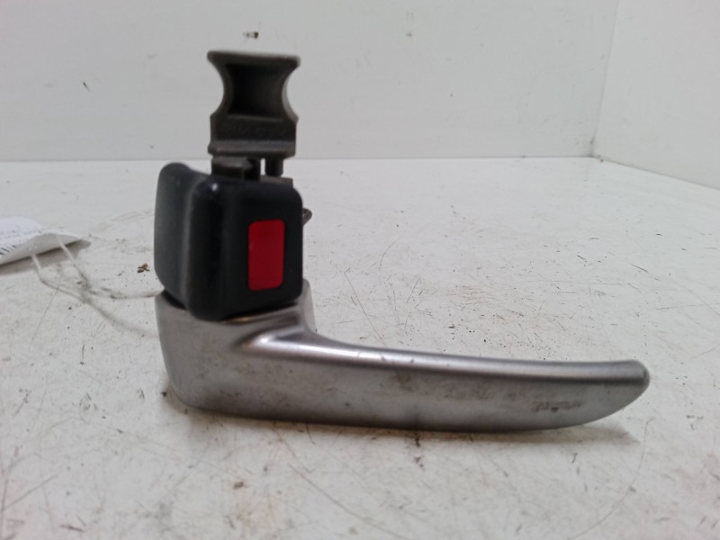 Recambio de maneta interior puerta delantera izquierda para mazda 3 (bk) 2.0 mzr-cd (bk14) referencia OEM IAM   