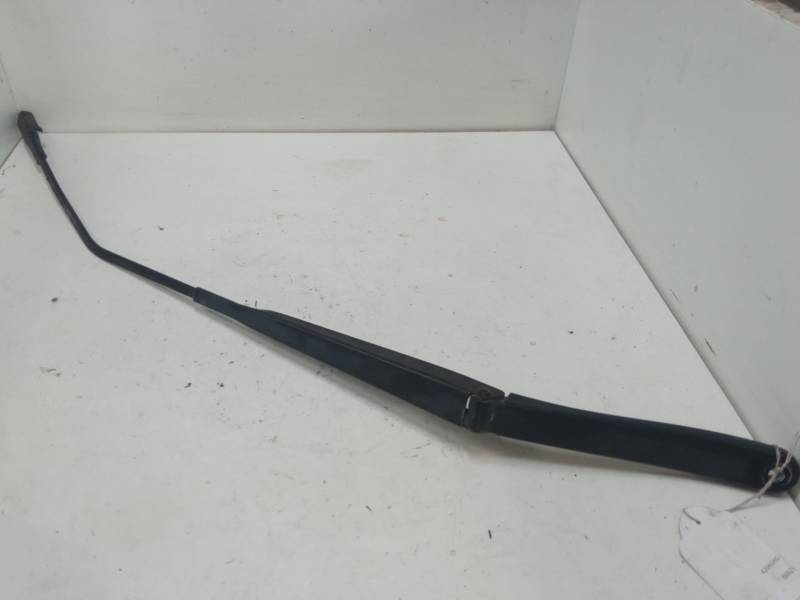 BRAZO LIMPIA DELANTERO DERECHO 