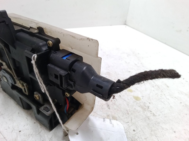 Recambio de cerradura puerta delantera izquierda para volkswagen touran (1t1, 1t2) 1.6 fsi referencia OEM IAM   