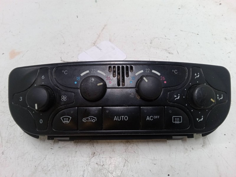 Recambio de mando climatizador para mercedes-benz clase c coupé (cl203) c 180 kompressor (203.746) referencia OEM IAM A209830008