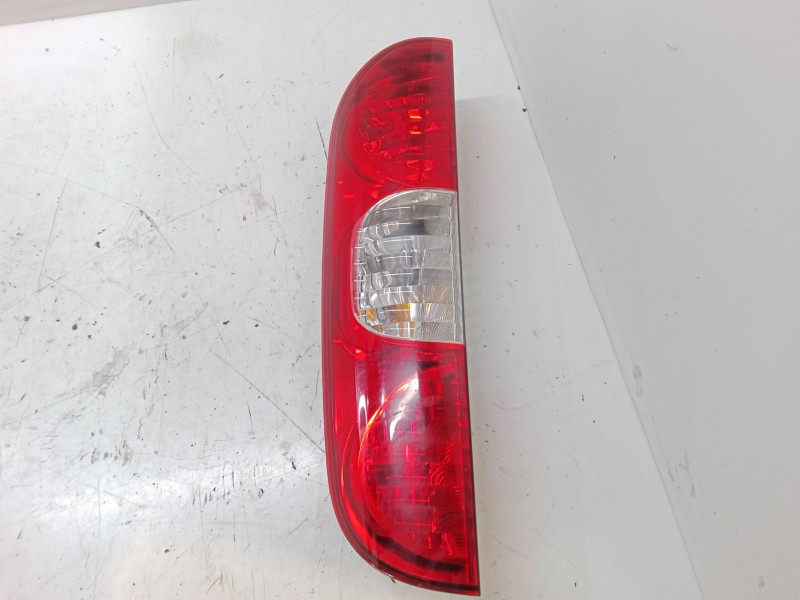 Recambio de piloto trasero derecho para fiat doblo furgoneta/monovolumen (223_) 1.3 d multijet referencia OEM IAM 51755144  