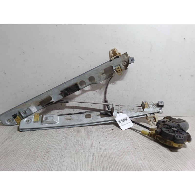 Recambio de elevalunas electrico delantero izquierdo para renault megane ii station wagon (km0/1_) 1.9 dci referencia OEM IAM   