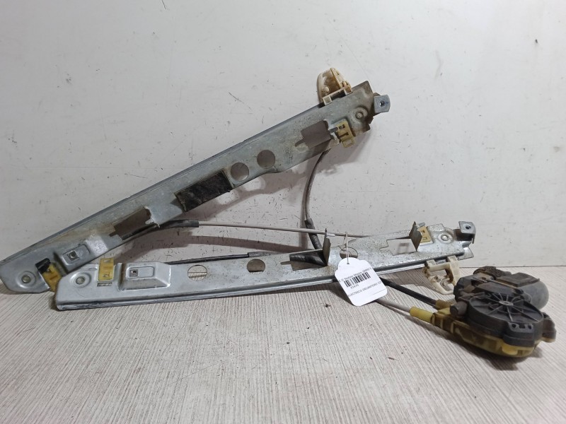 Recambio de elevalunas electrico delantero izquierdo para renault megane ii station wagon (km0/1_) 1.9 dci referencia OEM IAM   