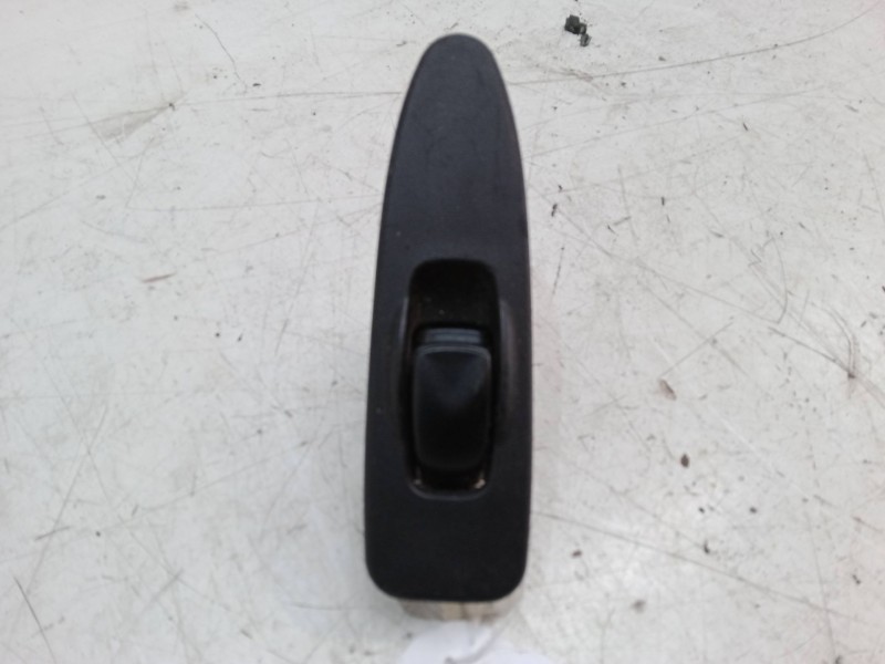 Recambio de mando elevalunas trasero derecho para mitsubishi carisma (da_) 1.6 (da1a) referencia OEM IAM   