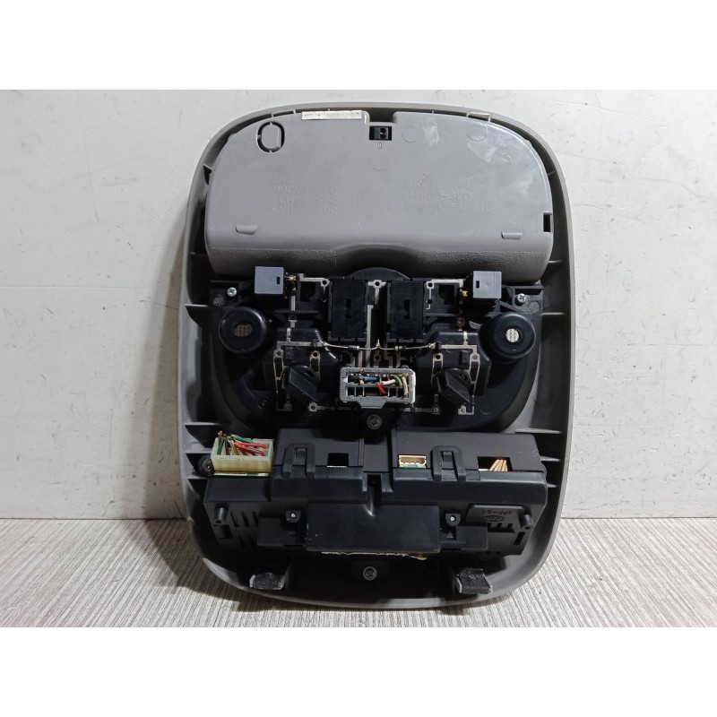 Recambio de luz interior delantera para kia sorento i (jc) 2.5 crdi referencia OEM IAM 95710-3E710  
